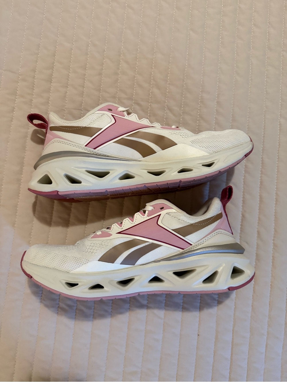 Reebok Women's White Pink Athletic Sneakers